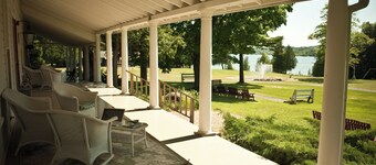 Fountain Point - Hotel Room 3