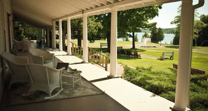 Fountain Point - Hotel Room 3