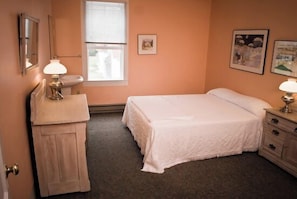1 bedroom, iron/ironing board, bed sheets