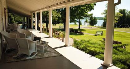 Fountain Point - Hotel Room 14