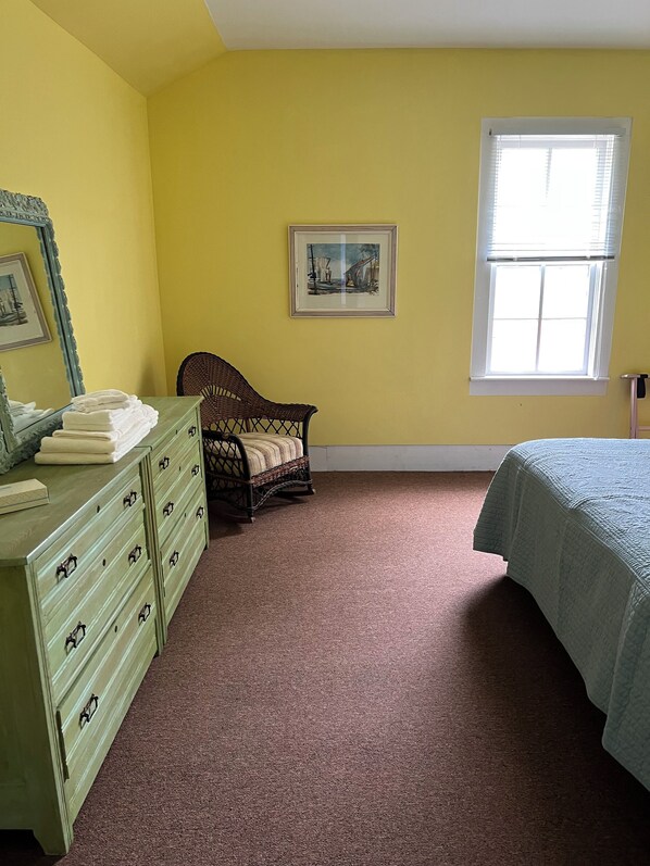 1 bedroom, iron/ironing board, bed sheets
