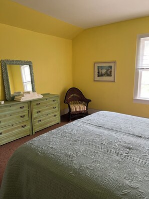 1 bedroom, iron/ironing board, bed sheets