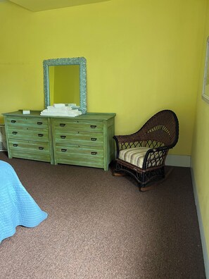 1 bedroom, iron/ironing board, bed sheets