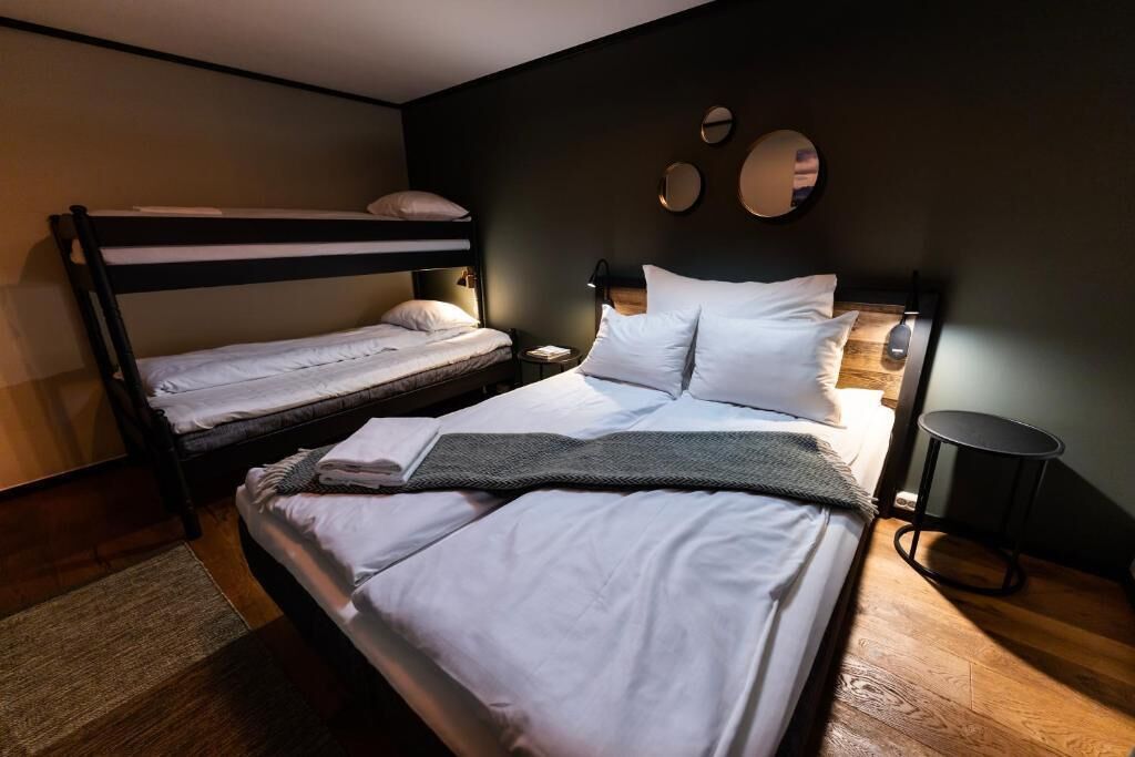 Desk, laptop workspace, free WiFi, bed sheets