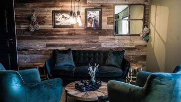 Flat-screen TV, heated floors