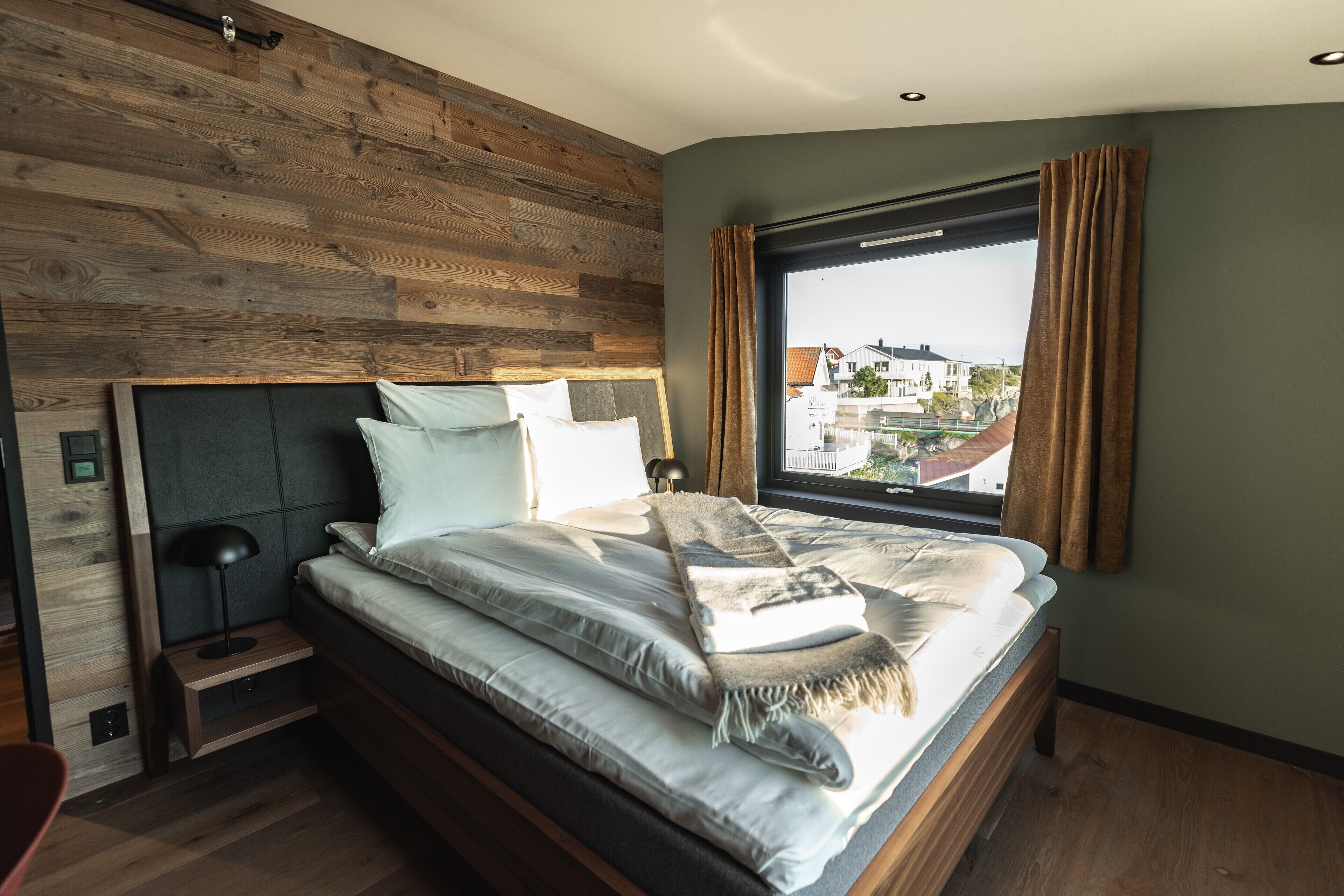 Festvaagtind | Desk, laptop workspace, WiFi (free), bed sheets