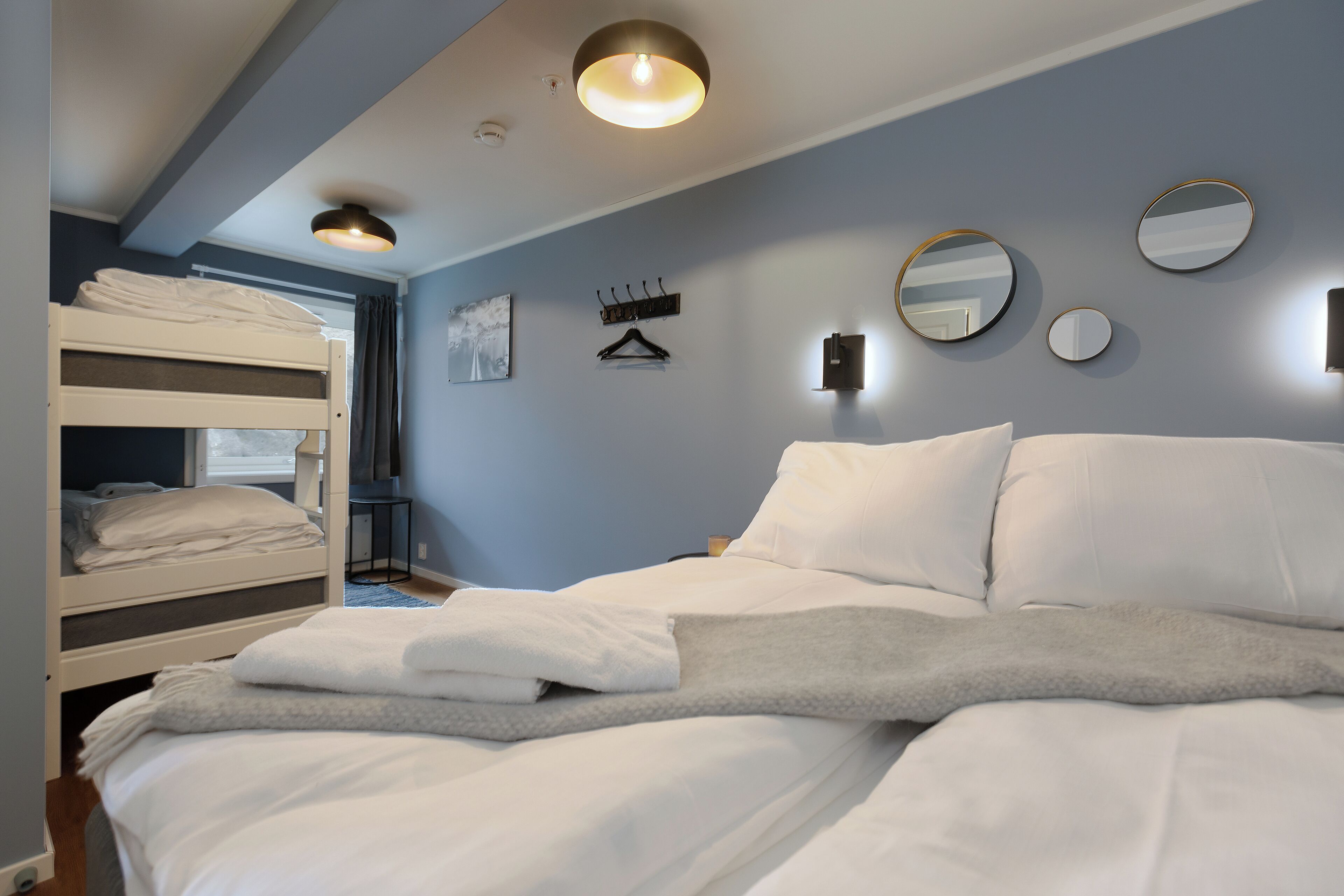 Lägenhet Superior | Skrivbord, arbetsyta för laptop, gratis wi-fi och sängkläder