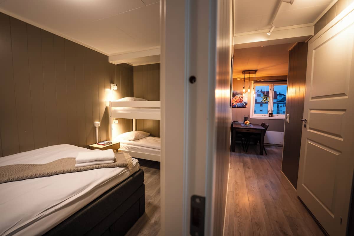 Comfort-Apartment | Schreibtisch, laptopgeeigneter Arbeitsplatz, kostenloses WLAN