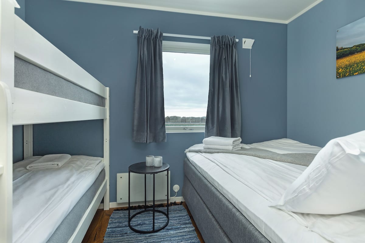 Comfort-Apartment | Schreibtisch, laptopgeeigneter Arbeitsplatz, kostenloses WLAN