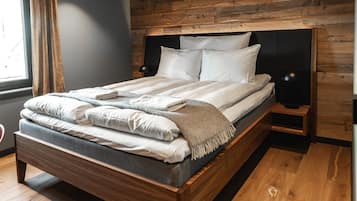 Festvaagtind | Skrivebord, skrivebord for bærbar PC, wi-fi (inkludert) og sengetøy