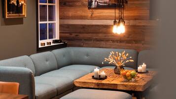 Apartment Unstad | Dining