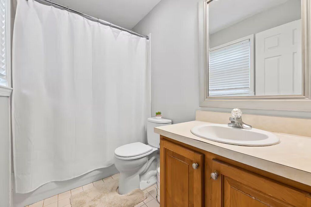Shower, towels, soap, toilet paper