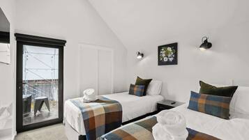 2 bedrooms, iron/ironing board, travel crib, WiFi