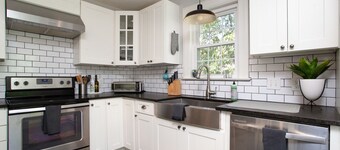 The Knoxville Nest: Cozy 3BR Retreat w/ Fireplace