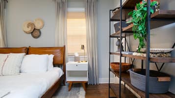 3 bedrooms, desk, iron/ironing board, WiFi