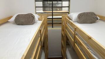 9 bedrooms, free WiFi, bed sheets