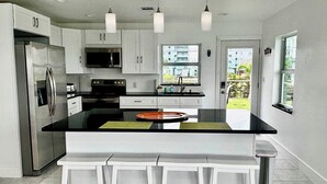 Unclassified image, 3 of 15, button - Orange Bay Retreat - Amazing View (Fort Myers Beach)