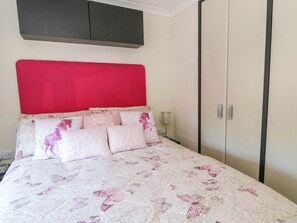 2 bedrooms, individually decorated, individually furnished, free WiFi