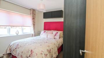 2 bedrooms, individually decorated, individually furnished, free WiFi