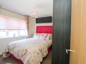 2 bedrooms, individually decorated, individually furnished, free WiFi