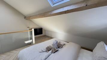 3 quartos, individualmente decorados, individualmente mobiliados