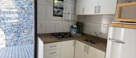 Fridge, microwave, stovetop, blender