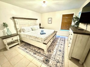 3 bedrooms, iron/ironing board, WiFi, bed sheets