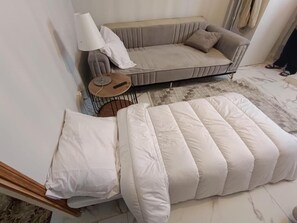 1 slaapkamer, een strijkplank/strijkijzer, wifi, beddengoed