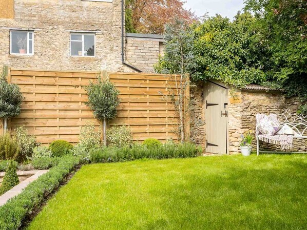 숙박 시설 구내