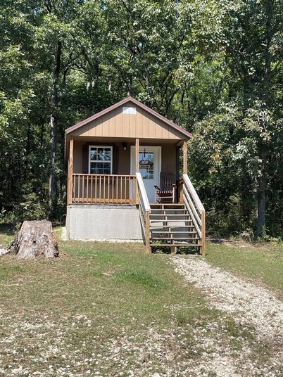 Cozy Cabin in the woods near charming Hermann