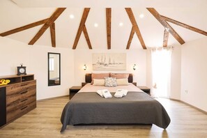 4 chambres, fer et planche à repasser, Wi-Fi gratuit, draps fournis