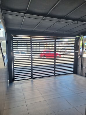 Property grounds - 800 meters from the beach. Complete comfort and privacy. (Nações Balneário Camboriú)