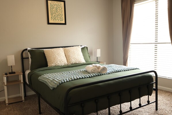 1 bedroom, internet, bed sheets