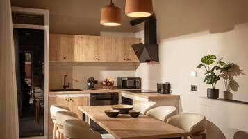 Oven, dishwasher, toaster