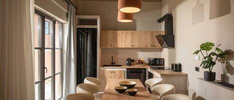 Ovn, opvaskemaskine, brødrister