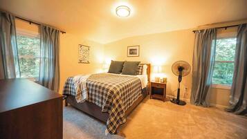 3 bedrooms, iron/ironing board, travel crib, WiFi