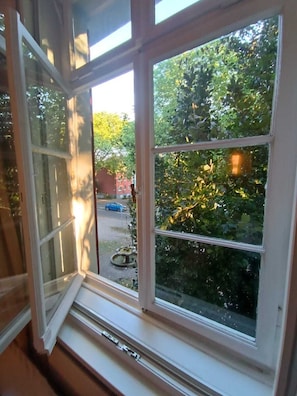 Comfort Room, Corner | Minibar, free WiFi, bed sheets