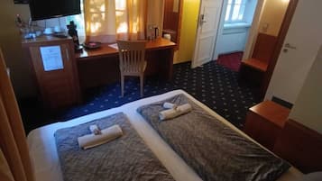 Comfort Room, Corner | Minibar, free WiFi, bed sheets