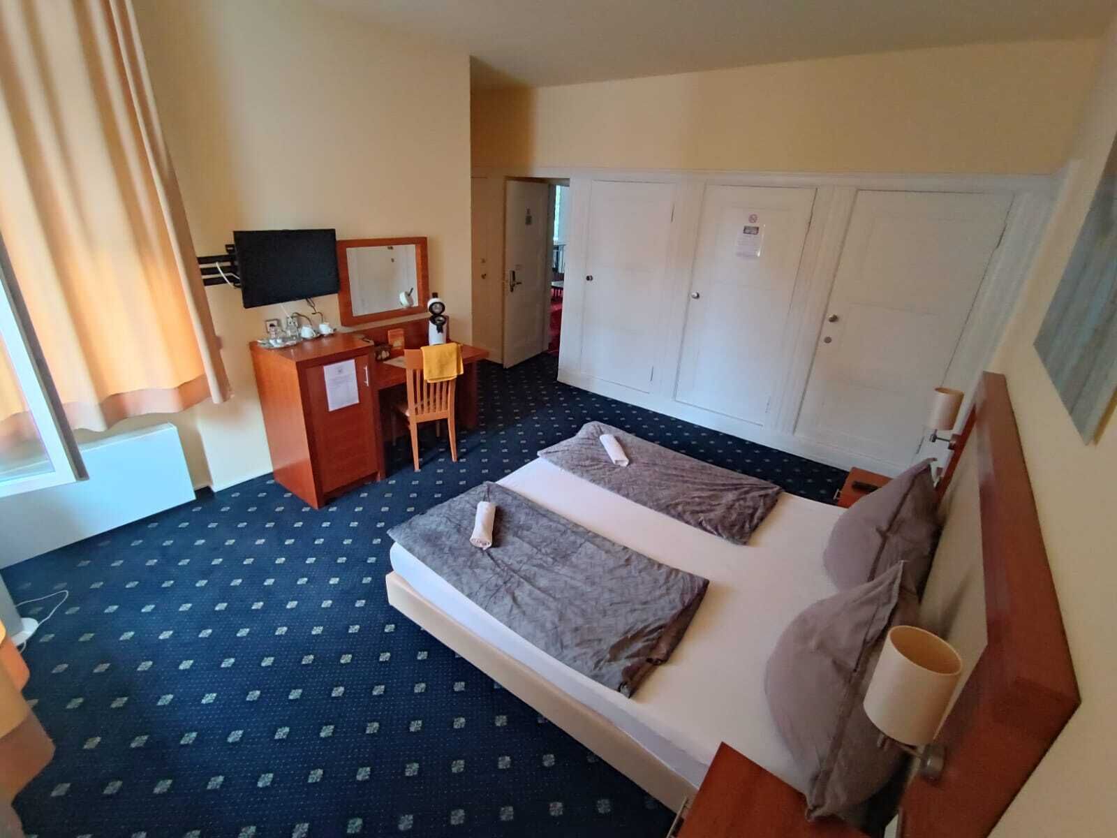 Executive Double Room | Minibar, free WiFi, bed sheets
