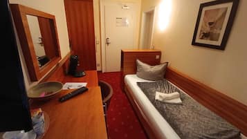 Classic Single Room, 1 Twin Bed | Minibar, free WiFi, bed sheets