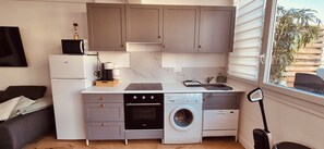Micro-ondes, four, plaque de cuisson, lave-vaisselle