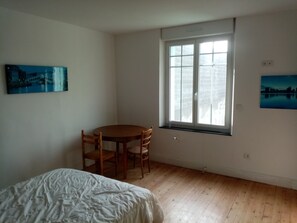 1 dormitorio, Internet, ropa de cama