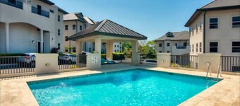 Enjoy and relax! Spacious 2/2, ocean views, gym,& pool, in lovely Montego Bay!