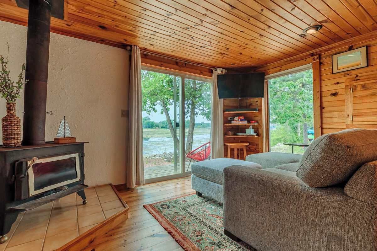 电视、壁炉、办公室