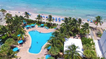 2 outdoor pools