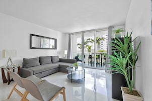 Standard Apartment, 1 Bedroom, Balcony, Ocean View | Living area