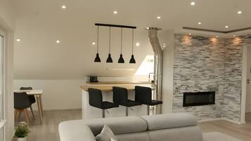 TV, fireplace, video games