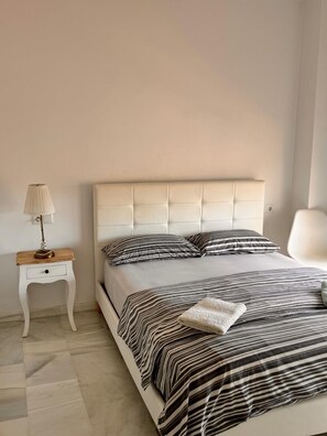 1 bedroom, iron/ironing board, internet