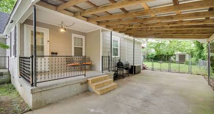 Updated North Greenwood Cottage < 1 Mi to Dtwn!