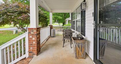 < 1 Mi to River & Downtown Belmont: Cozy Cottage
